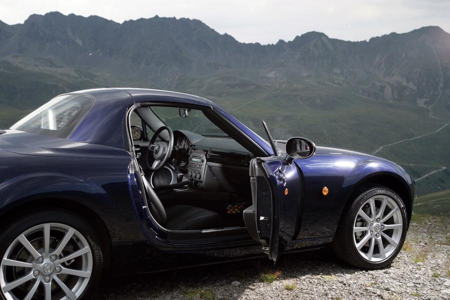  Mazda MX-5 Roadster Coupe 2006 года  (фото 176 из 212)